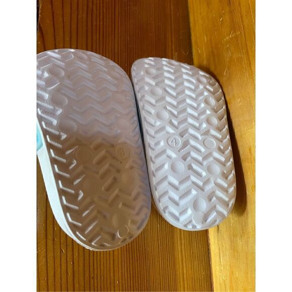 Nickelodeon Pinkfong Baby Shark Infant Slides - Picture 4 of 4